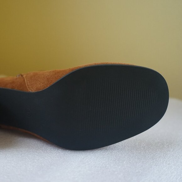 CafeNoir Vera Pelle Womens Size: 7 (37) Suede Leather Ankle Boots w/ Buckle - Picture 6 of 13